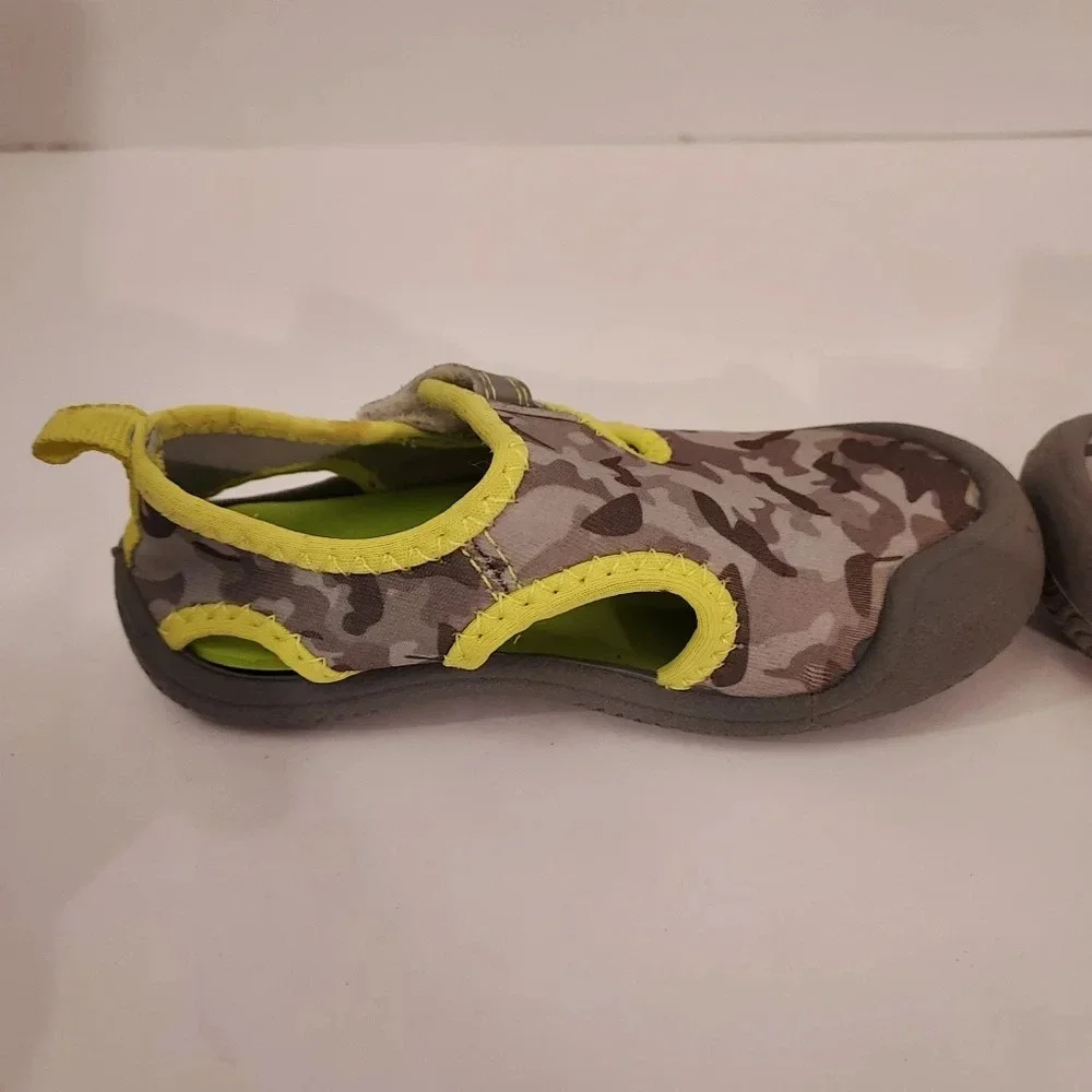 OP Little Boy Water Shoes in Size 5 (Baby)